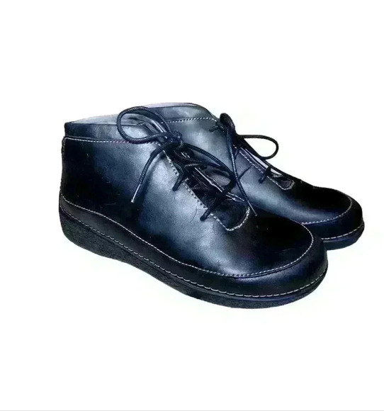 Duluth Trading Co. Black Leather Andina Boot - Picture 1 of 9